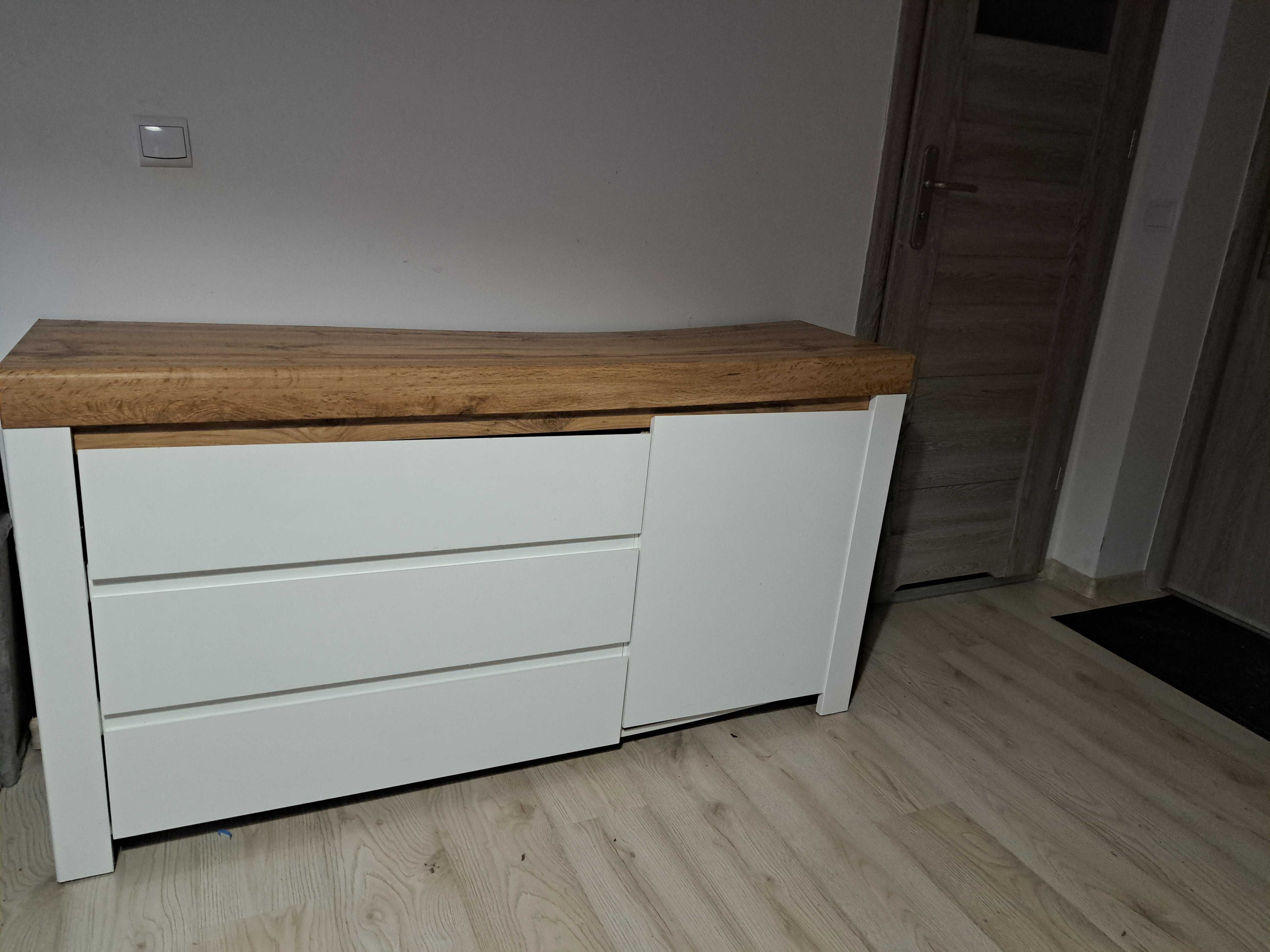 Oddam komode za symboliczna cene