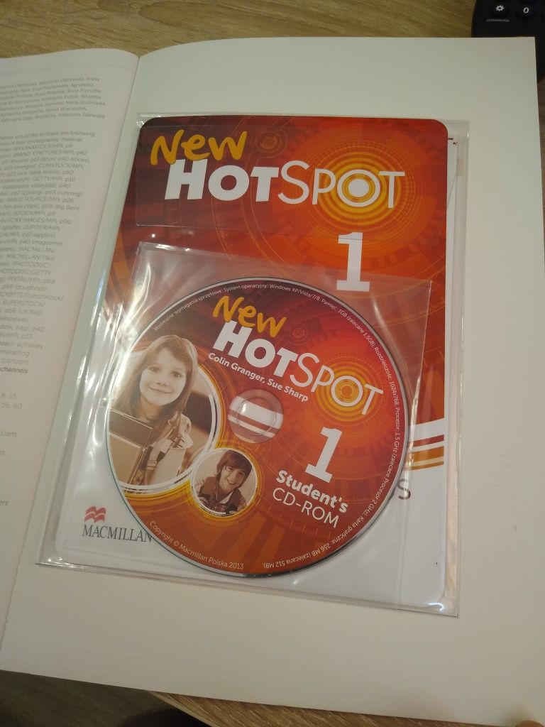 New hot spot 1 CD plus karty komunikacyjne