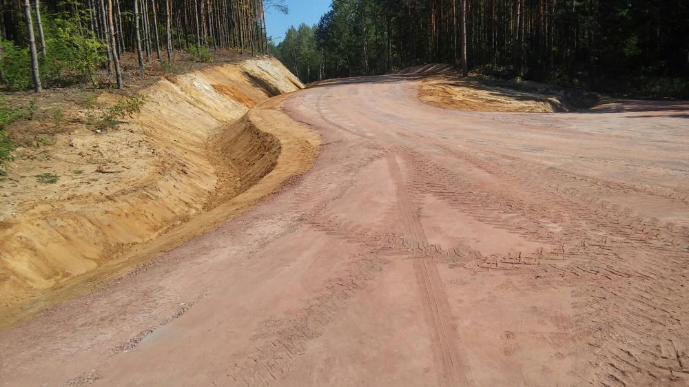 Usługi koparką gąsienicowa,Usługi Koparką kołową 15T,Walcem guma-metal