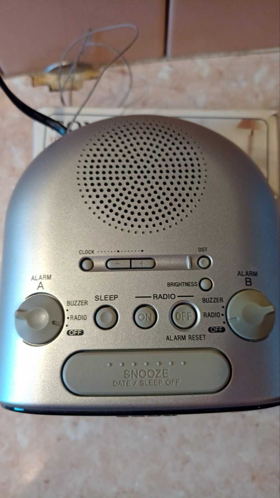 Radio budzik Sony ICF-C318