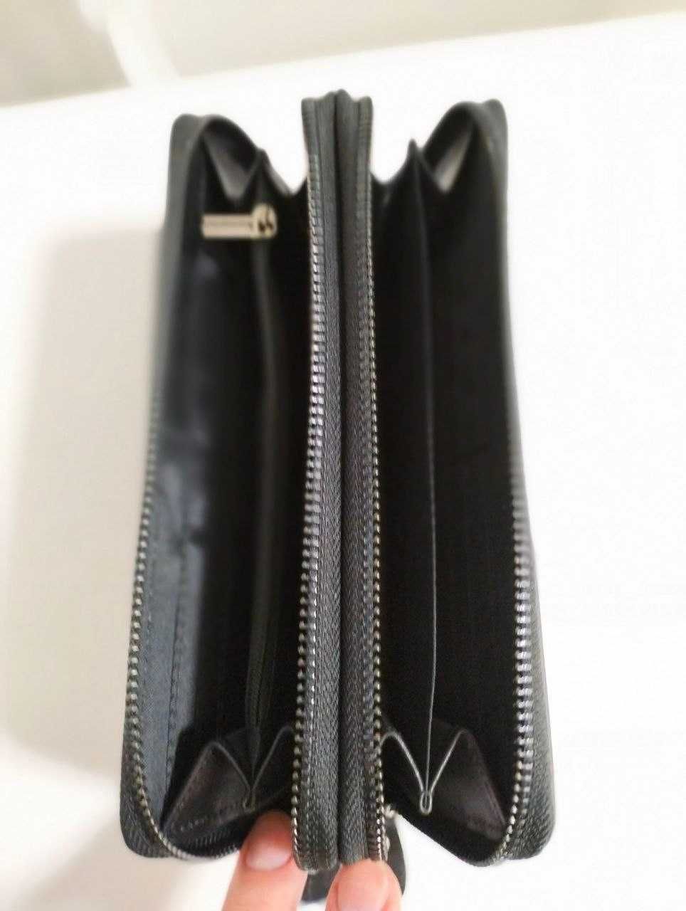 Кожаный, мужской, вместительный  клатч сумочка на две молнии.