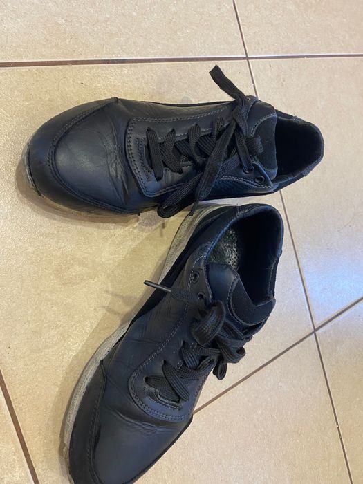 Продам шкіряні кросівки, кроси, кросовки