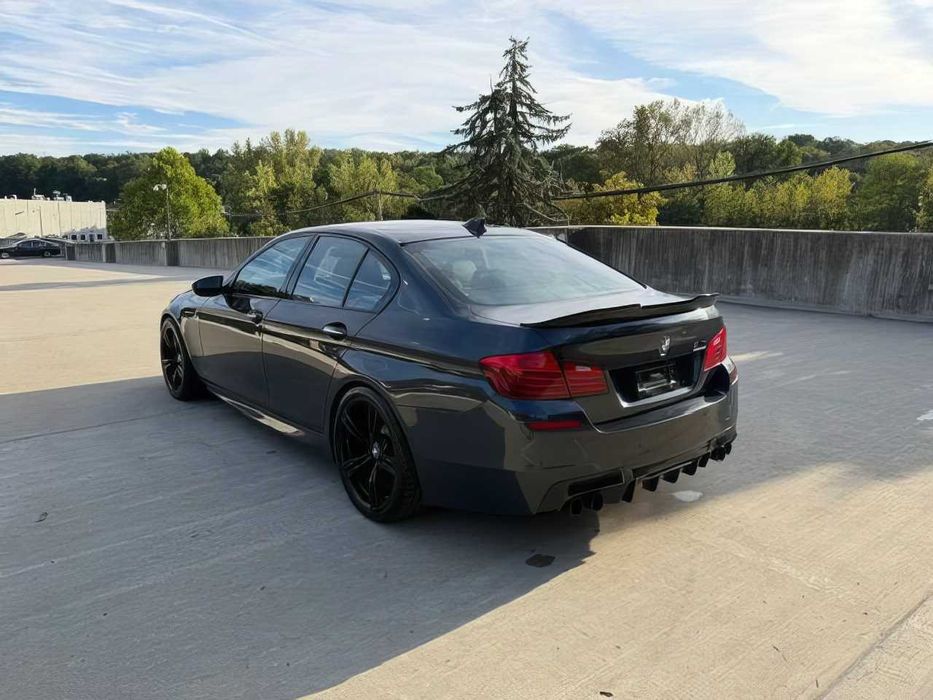 BMW M5      2016