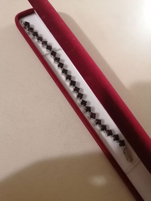 Браслети в сріблі