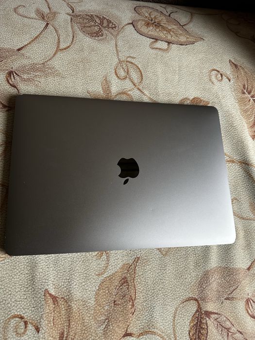Macbook 13 2019 16/256 TouchBar обмен