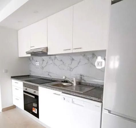 Alugo 2 quartos em apartamento novo próximo do Glicínias