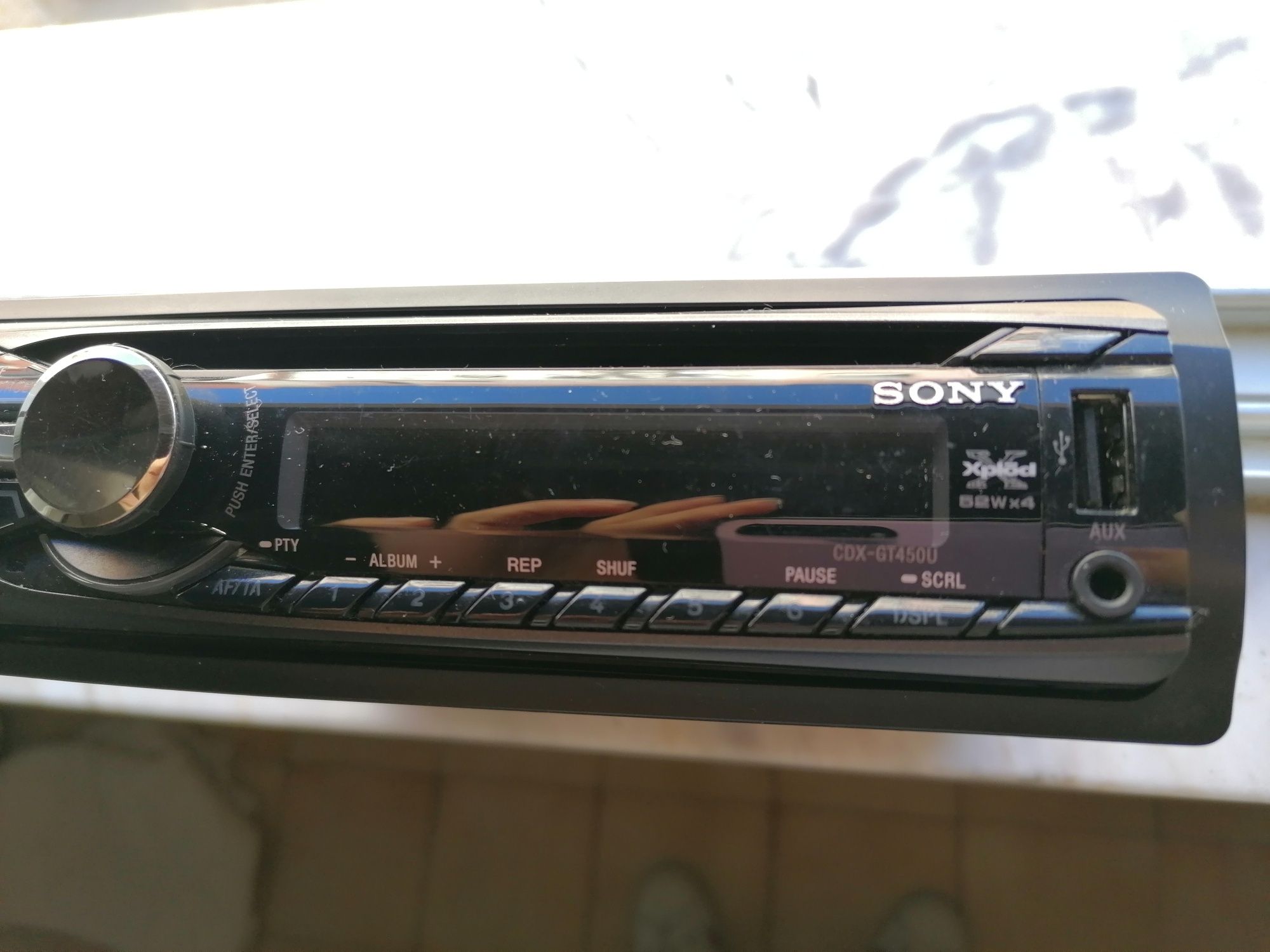 Rádio Sony CDX-GT450U