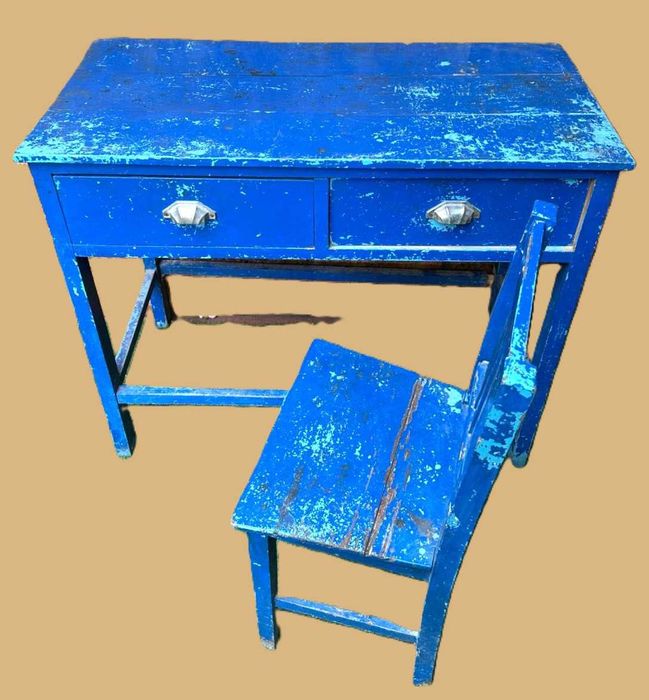 Mesa antiga, com cadeira, rustica, tradicional