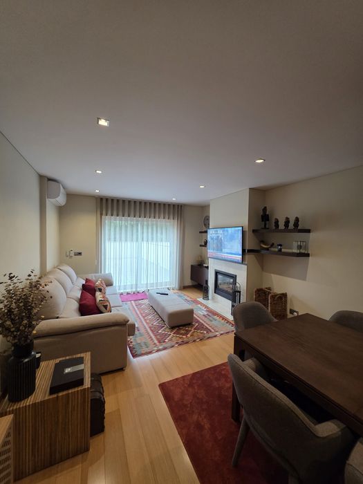 Apartamento T3 com terraço e box p 2 carros