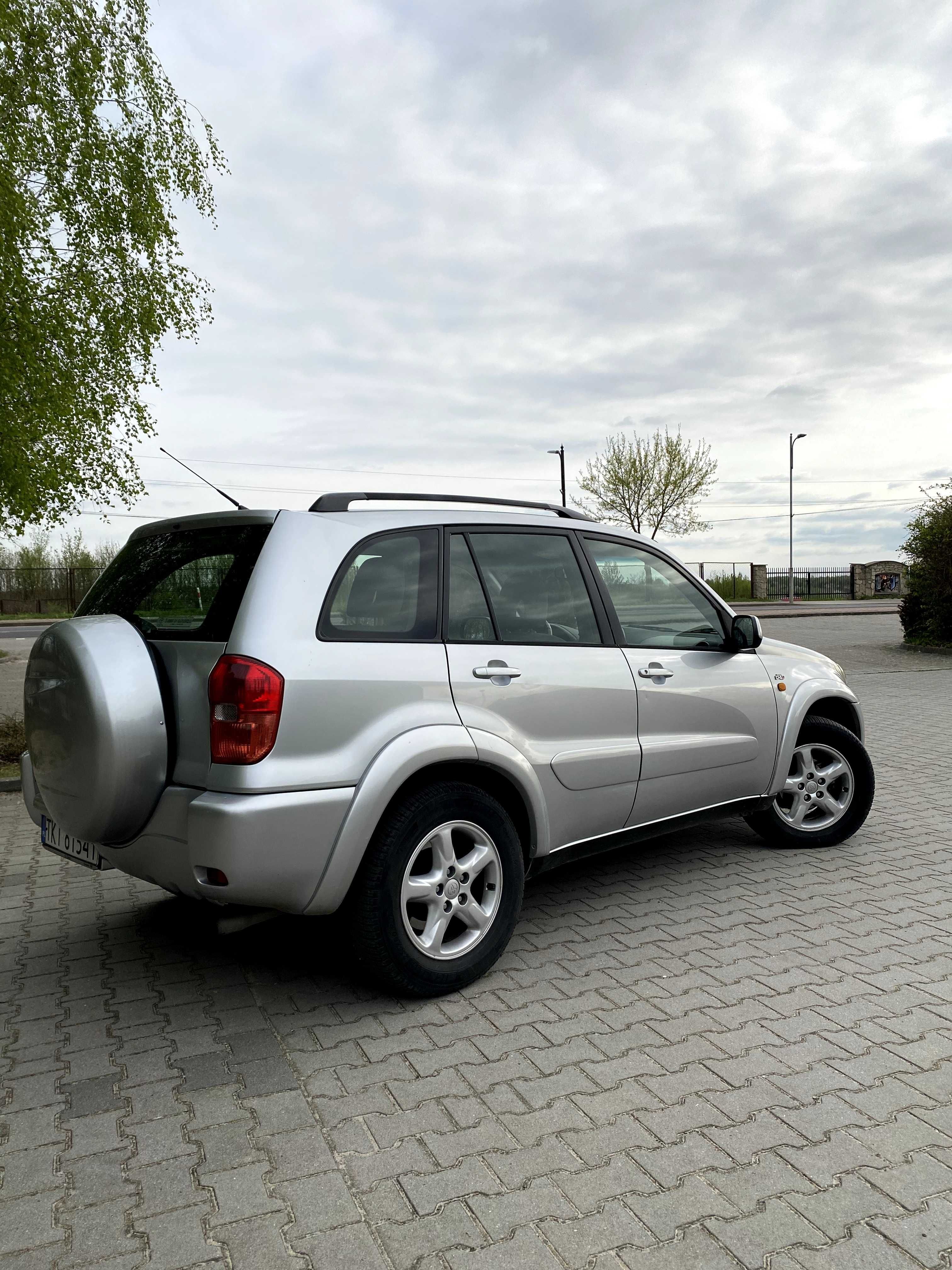 Toyota RAV4 2003 r