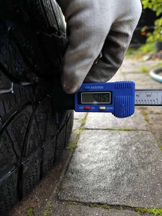 Opony Bridgestone Blizzak 235/45 R18 98V zimowe