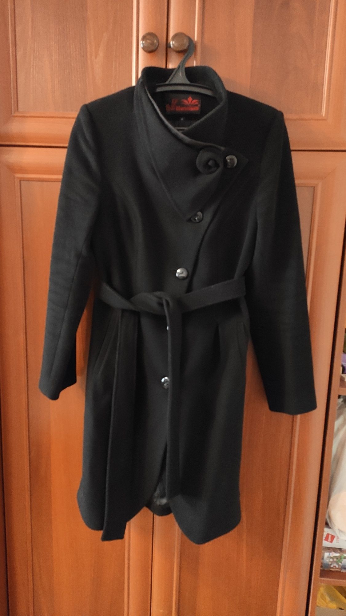 Жіноче пальто 46 розмір