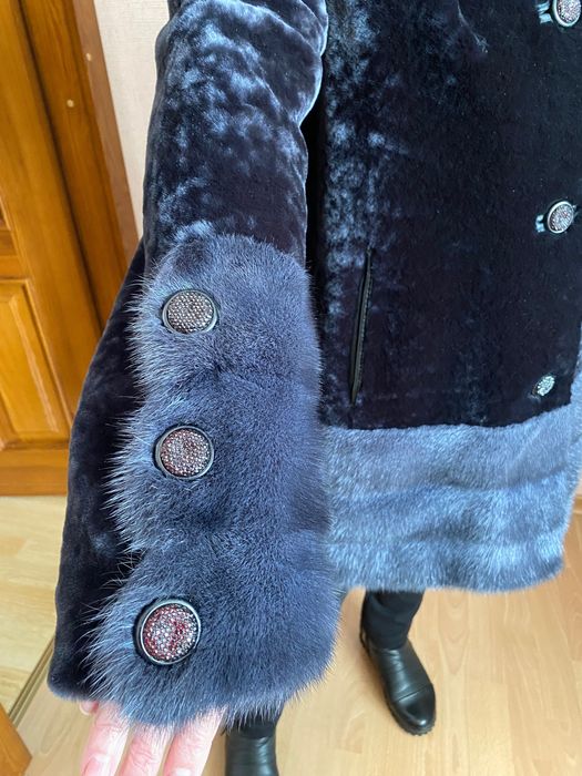 Шуба жіноча мутон + сіро - блакитна норка. Розмір 50, як нова!