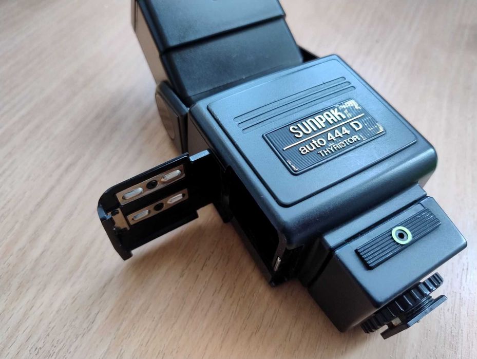 Вспышка Sunpak Auto 444D поворотная Minolta Leica Canon Nikon Fujifilm