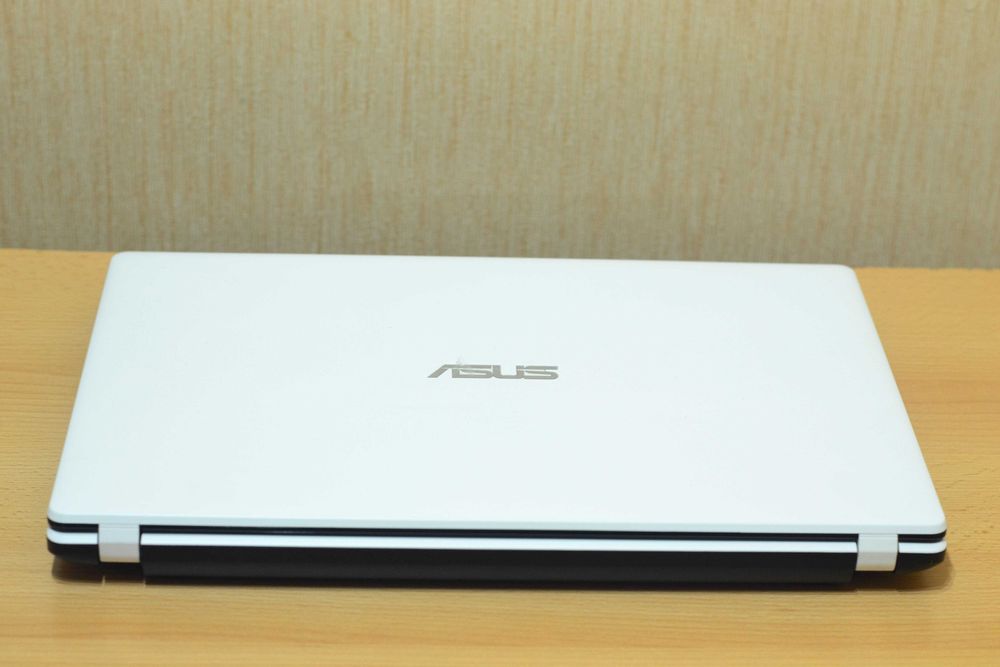 Ноутбук Asus X551MA Intel Celeron N2815 RAM 8Gb SSD128 Батарея 7 годин