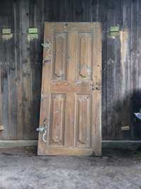 zabytkowe drewniane drzwi pół. 19w z dworu plebanii woj Swietokrzyskie