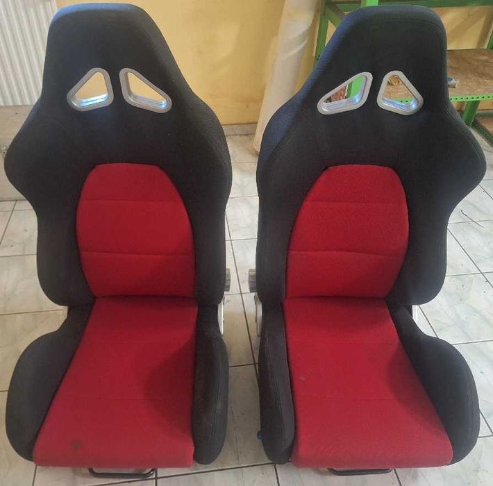 Fotele uniwersalne na obrotnicach