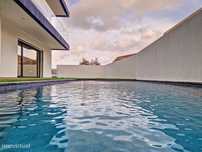Casa / Villa T4 em Santa Iria de Azoia, São João da Talha e Bobadela d