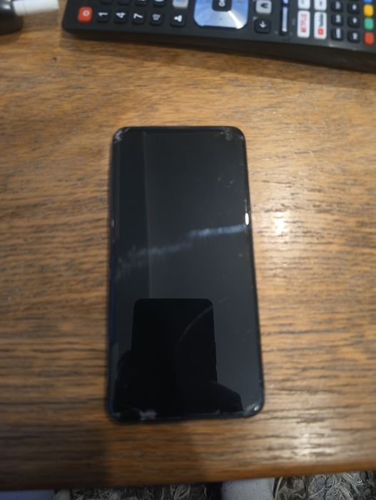 Samsung S10e uszkodzony