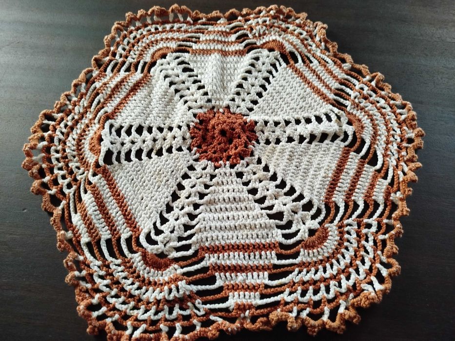 Conjunto de variospanos em crochê redondos