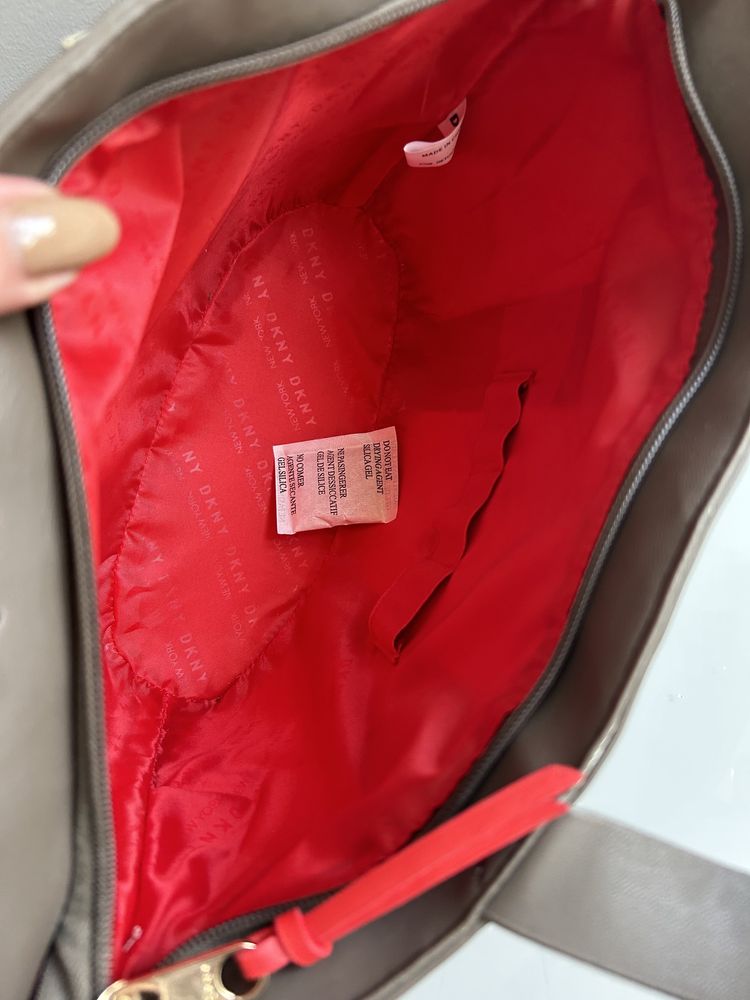 Nowa z metką torebka do ręki - kuferek DKNY kolor khaki ciemna zieleń