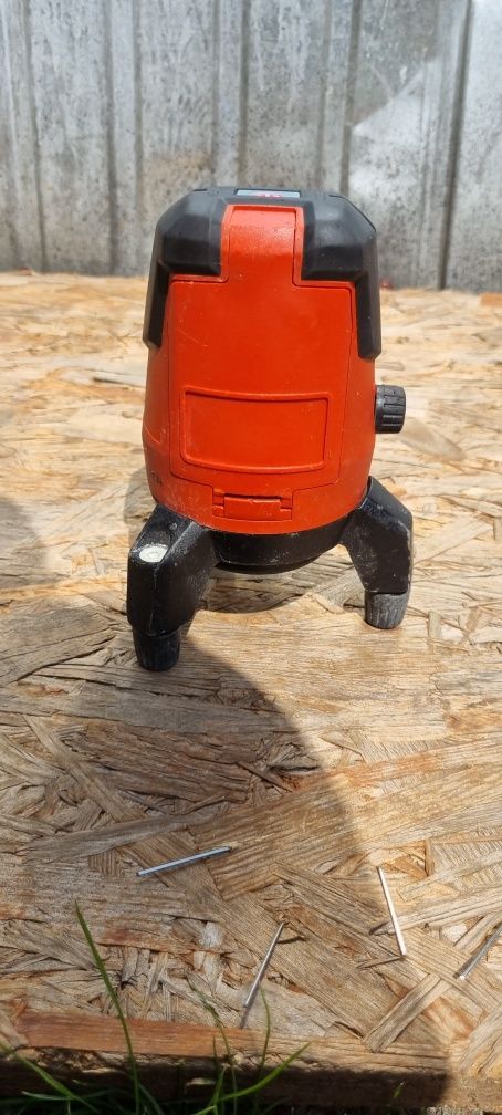 Laser krzyżowy Hilti pm4