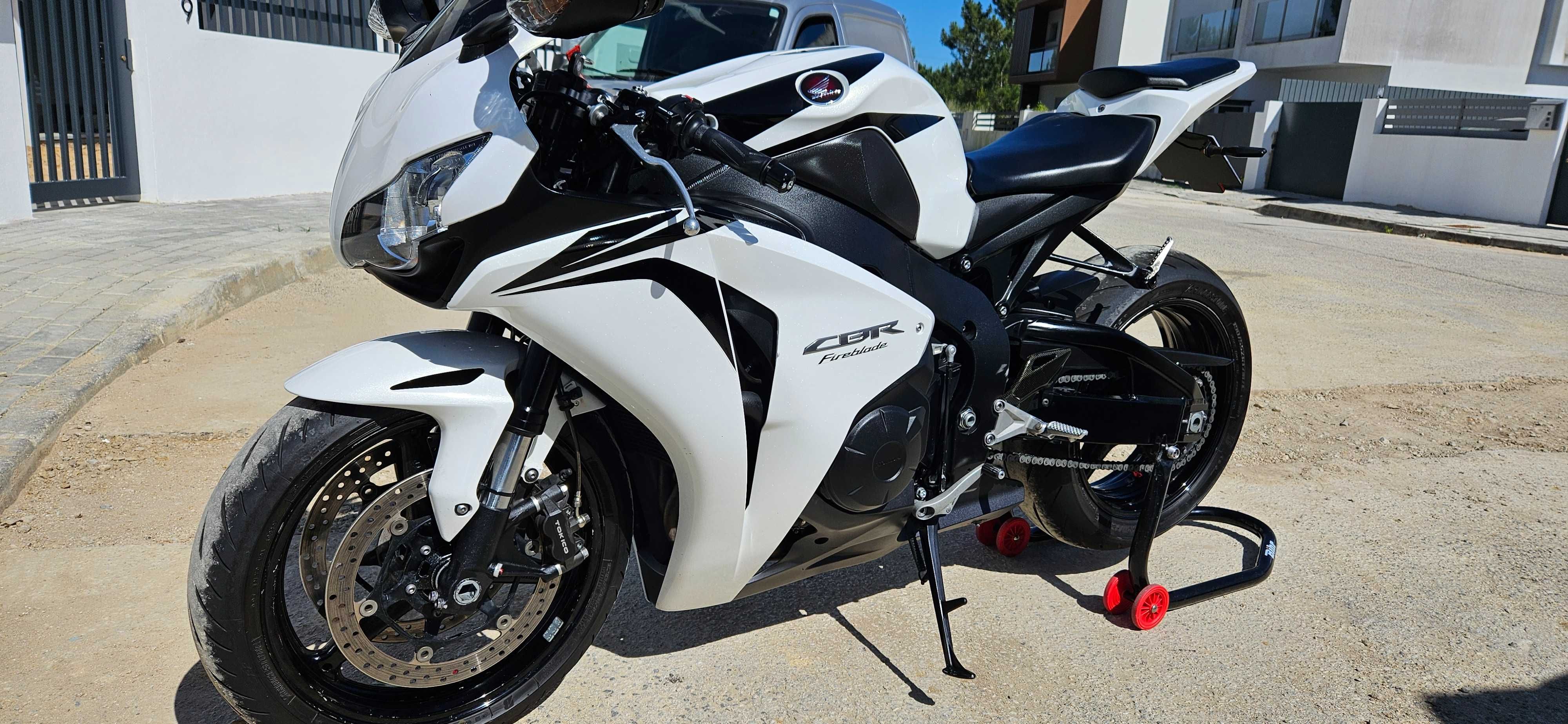 honda  cbr1000rr