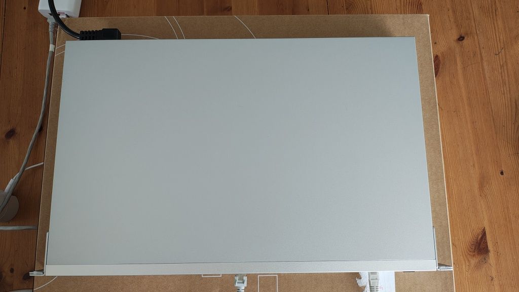 Switch Ubiquiti USW-PRO-24 24 porty