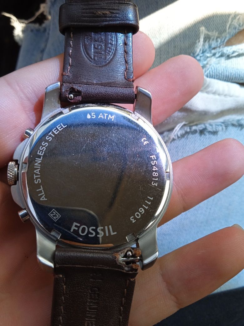 Продаю годинник Fossil fs4813