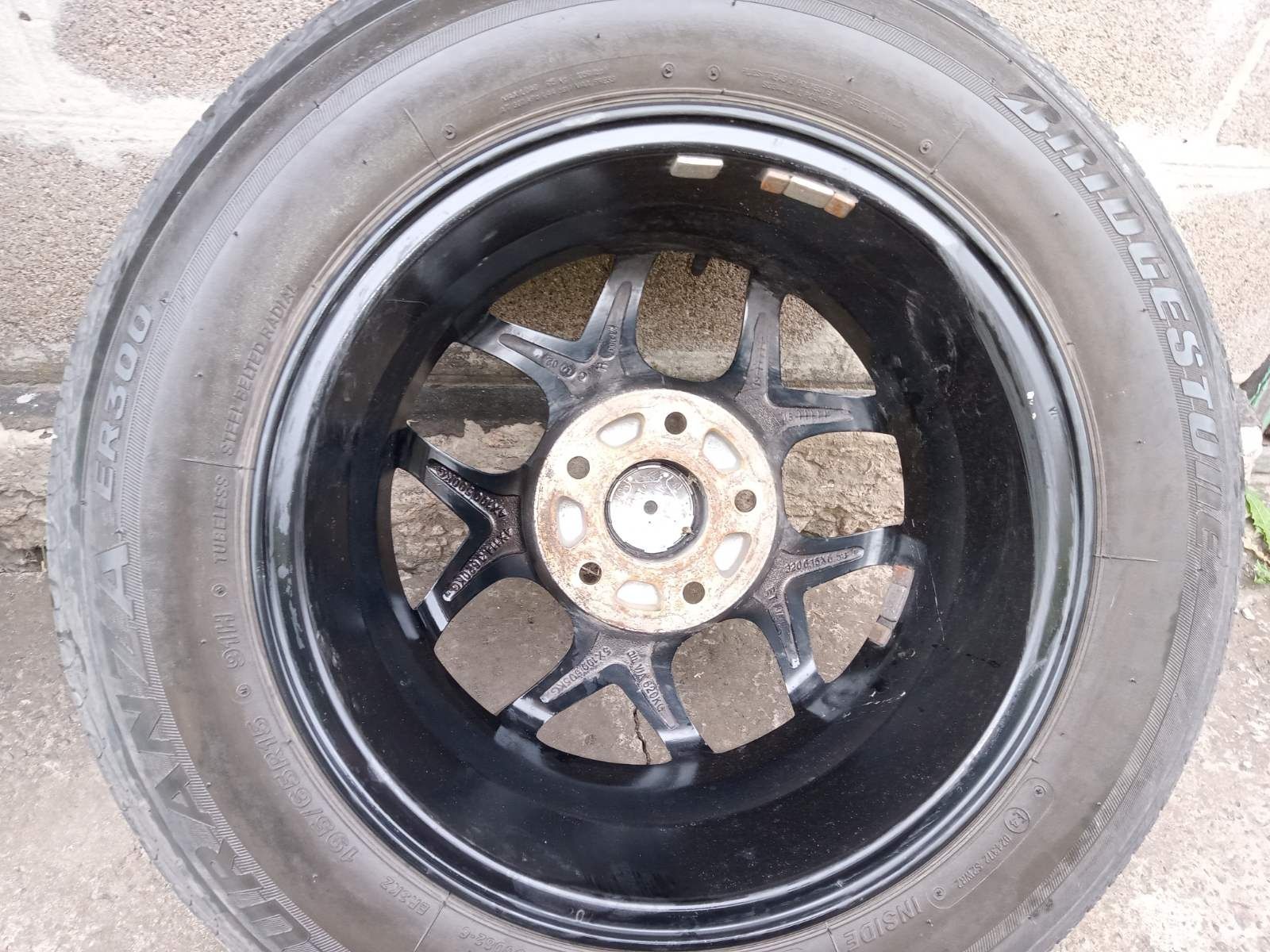 Продам летнюю резину с дисками Bridgestone 195/65r15