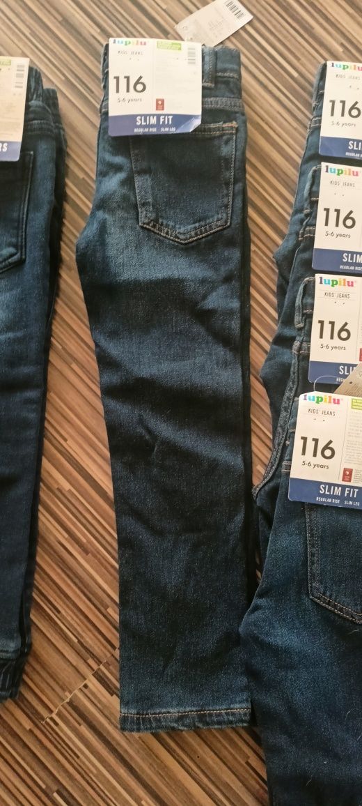 Nowe spodnie slim fit jeansy chłopięce 116