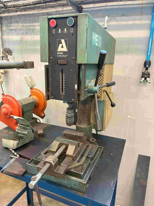 Máquina de furar de coluna ADAM - ME 19 G