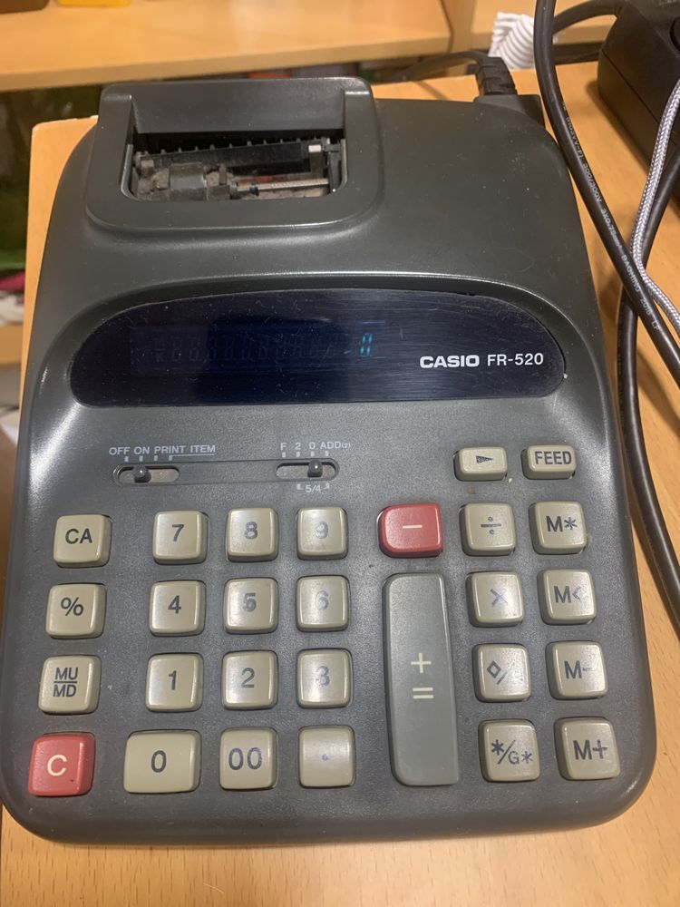 Máquina de calcular marca Casio