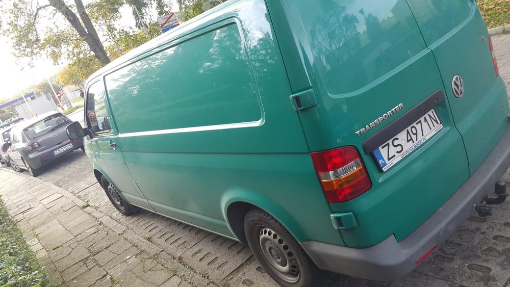VW Transporter T5 Long 2008r. Bez klimy.