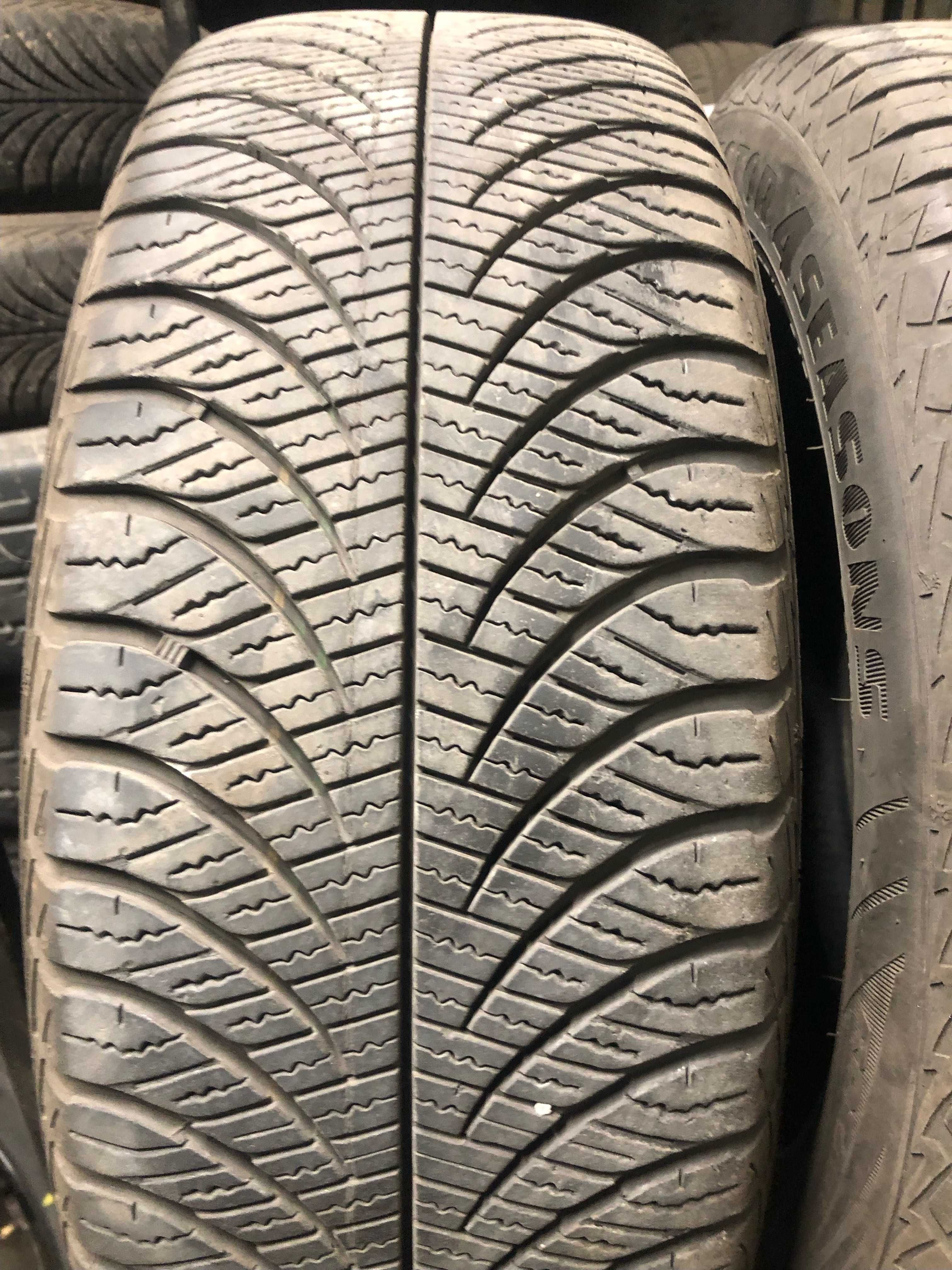 185/60R15 Dwie używane opony całoroczne Goodyear