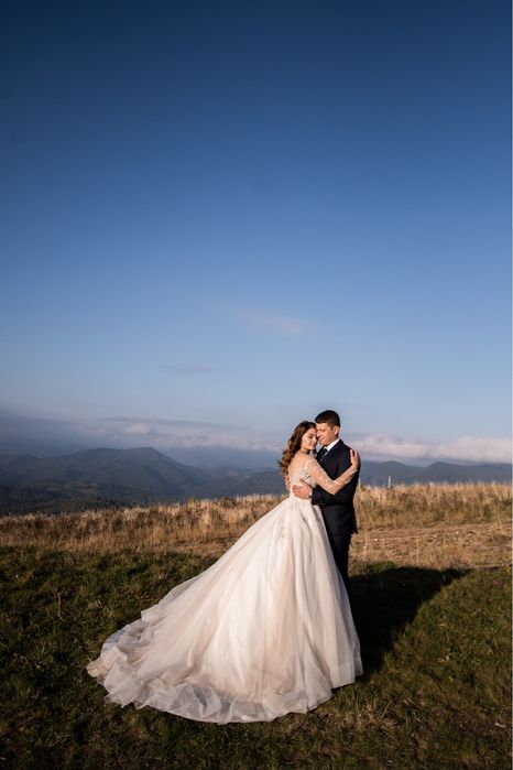 Весільна сукня