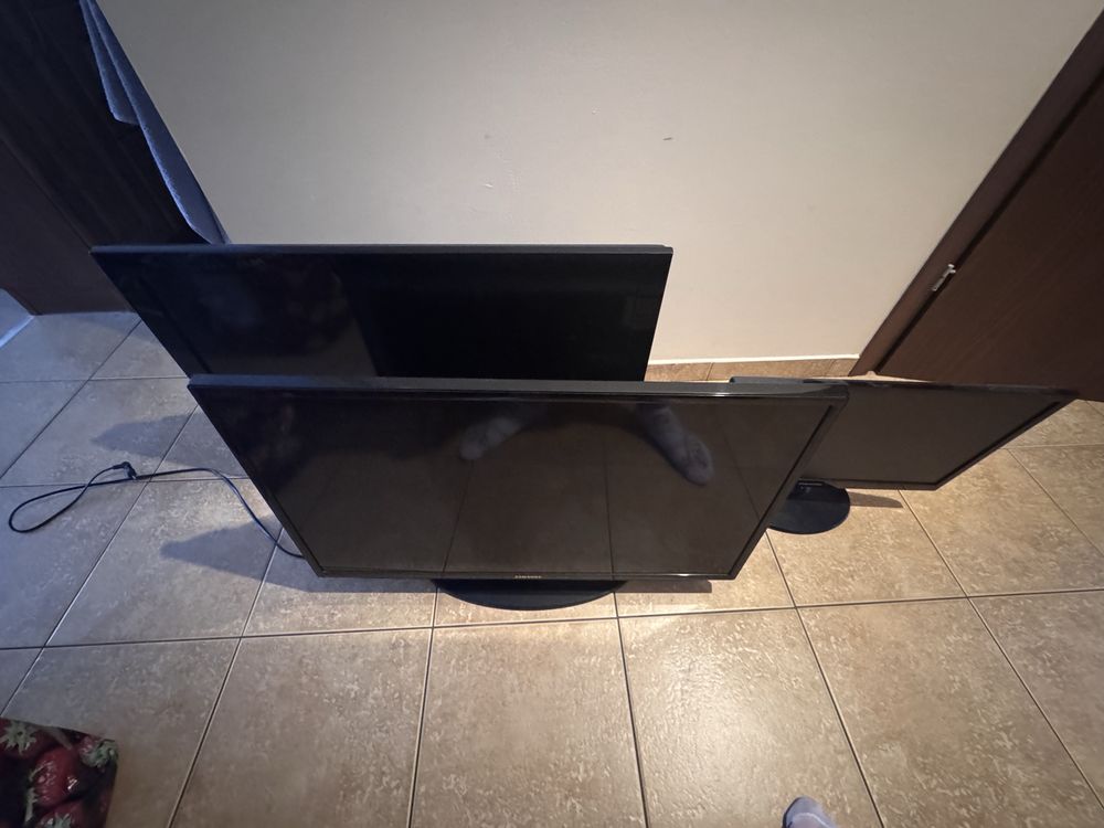 DWA Telewizory Samsung 32 cale Led i LCD Plus Monitor Samsung