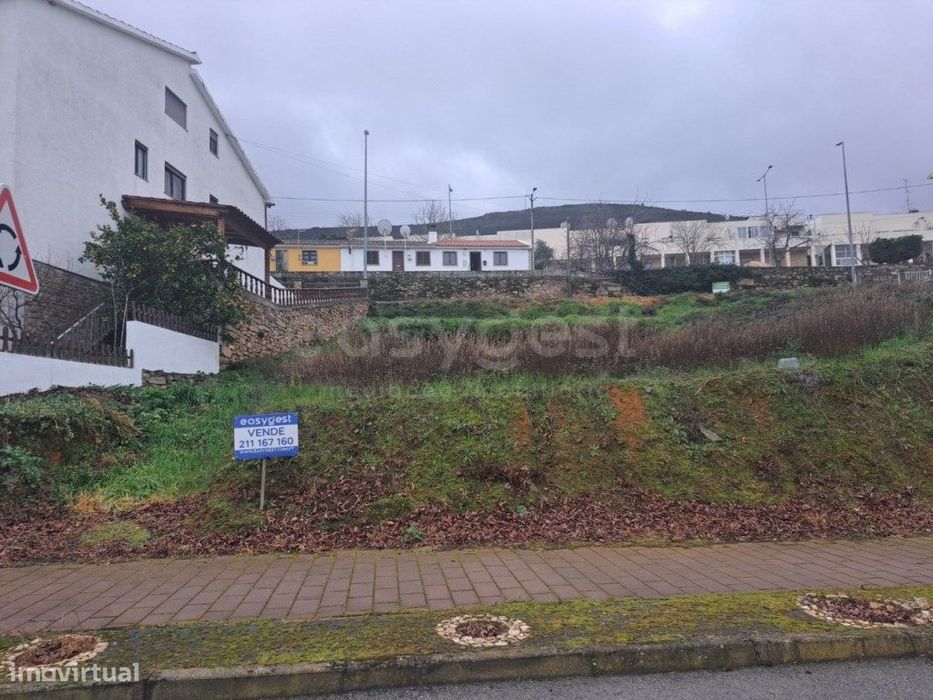 Lote com 450 m2, para construção de Moradia, em Torre de Moncorvo