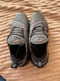 Кросівки Nike Air Max 270