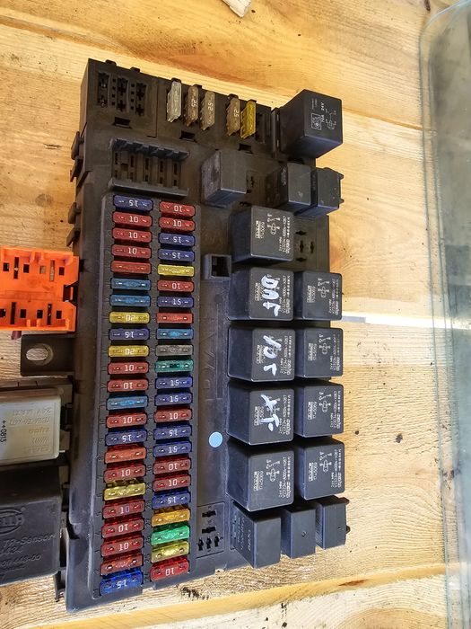 Skrzynka bezpieczników daf xf 105