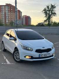 Kia ceed 2013 1.6 MT