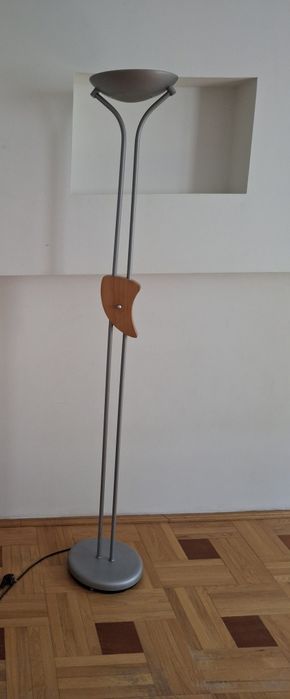 Lampa podłogowa sprawna ledowa