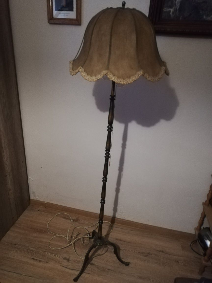 Lampa stojąca z mosiądzu