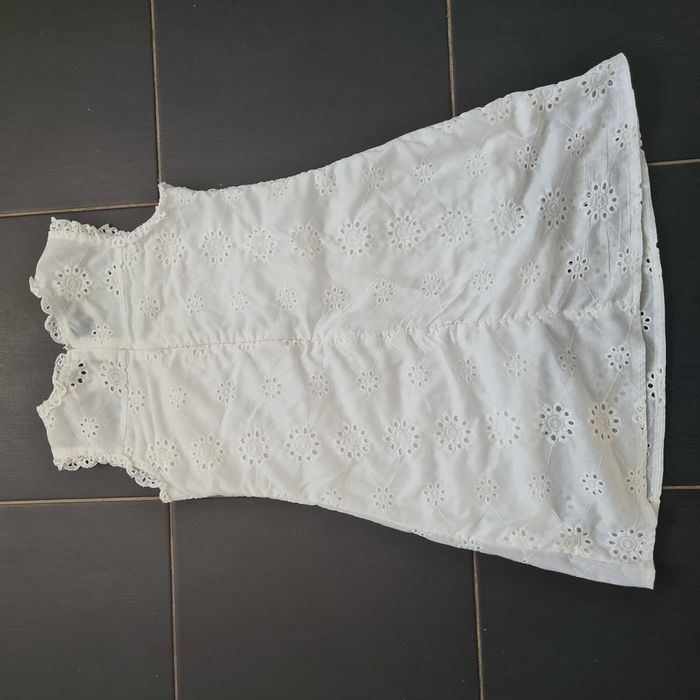 Biala sukienka dla dziewczynki 128/134