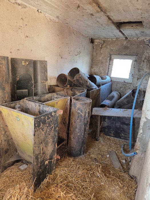 Klatki dla macior , paśniki