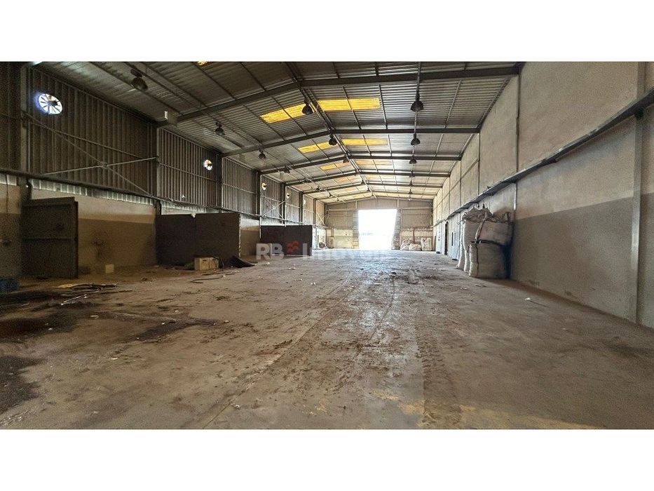 Armazém em Montalvo