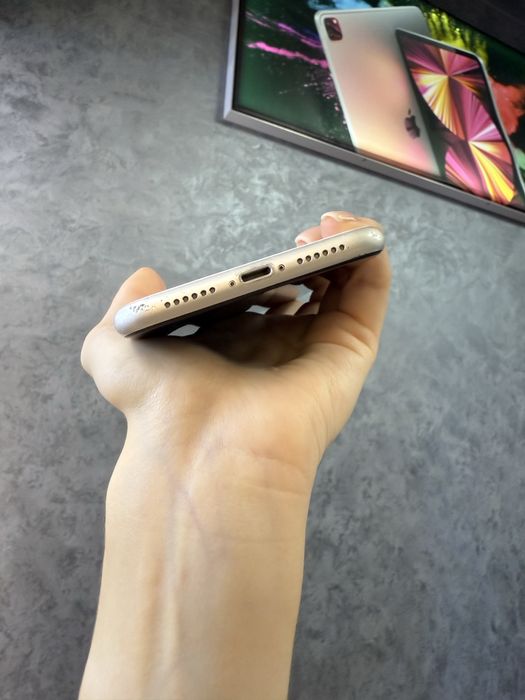 Used IPHONE 11 64 White Neverlock Костюшка,5 igrand