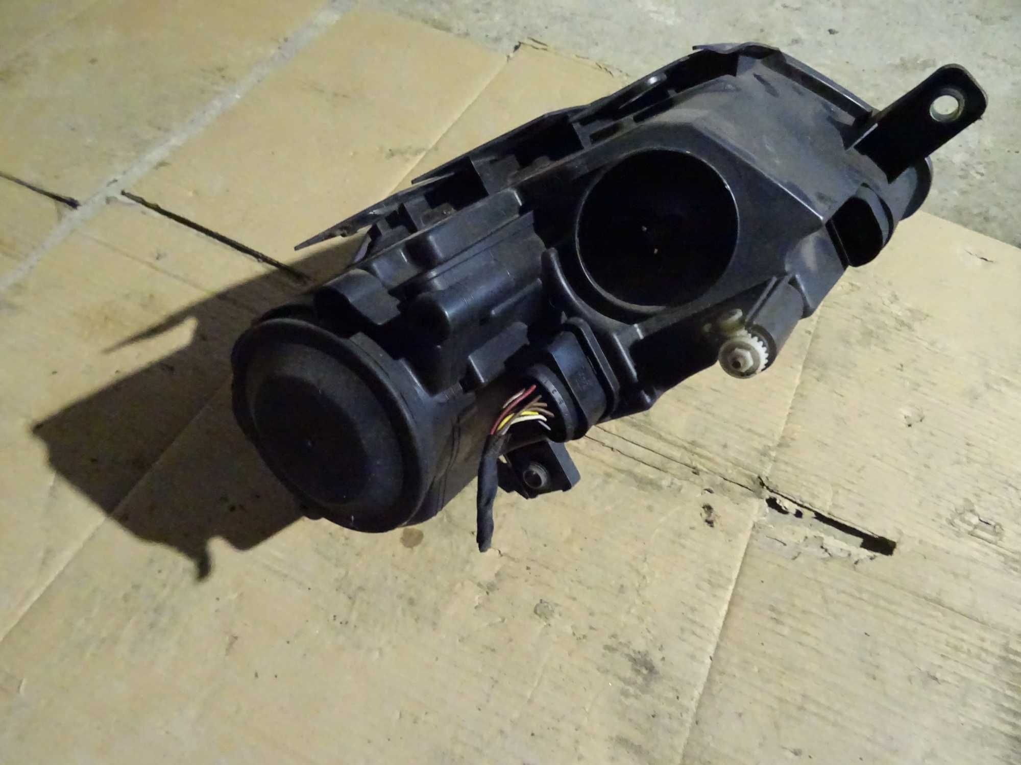 Lampa Lewa Przód Vw Passat B6 2006