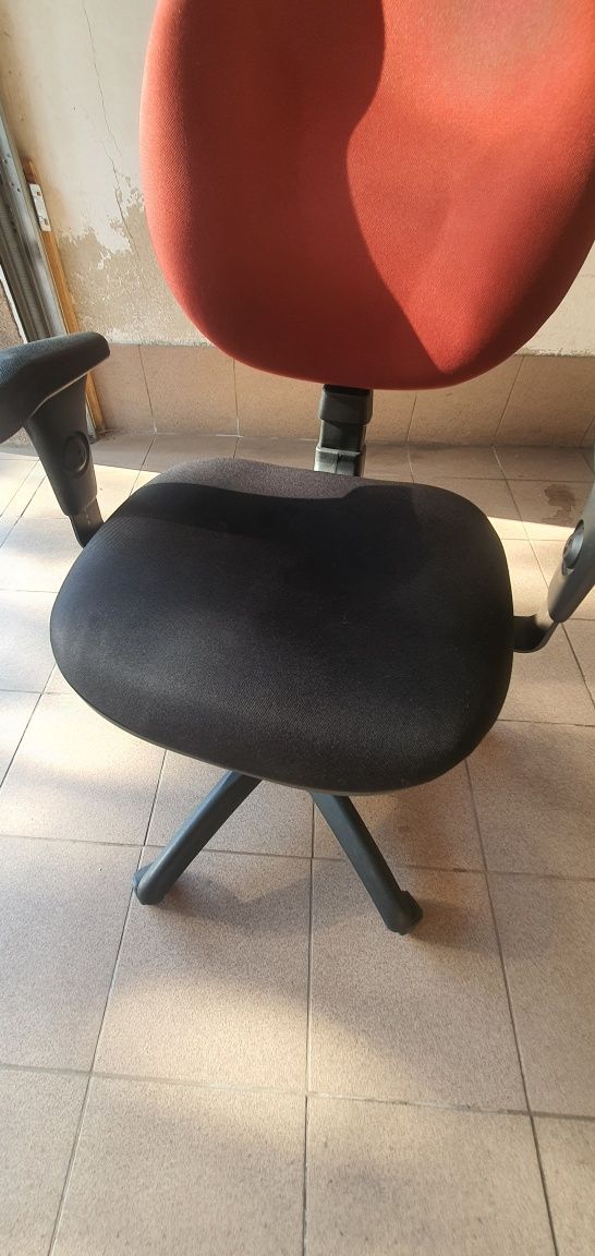 Krzesło, fotel obrotowy.