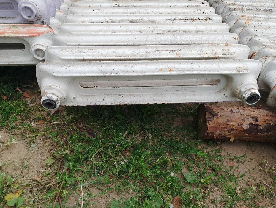 Grzejniki zeliwne, złączki , kolanka do centralnego